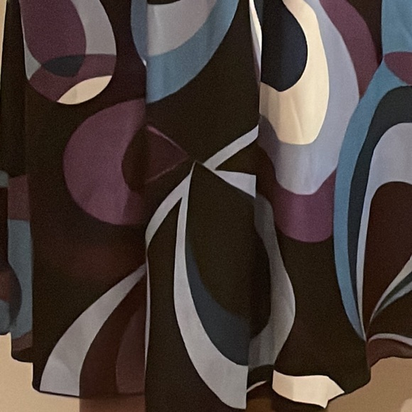 2 dresses - Picture 9 of 17